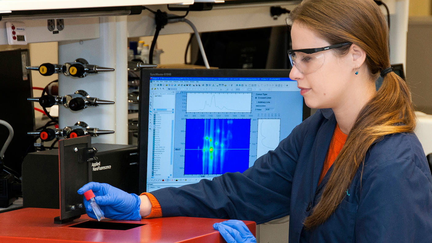 A technician uses a nano-spectralizer at the Advanced Technology Research Facility (ATRF), Frederick National Laboratory for Cancer Research.