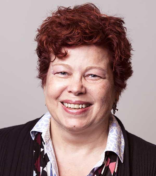 Headshot of Lyndsay Harris