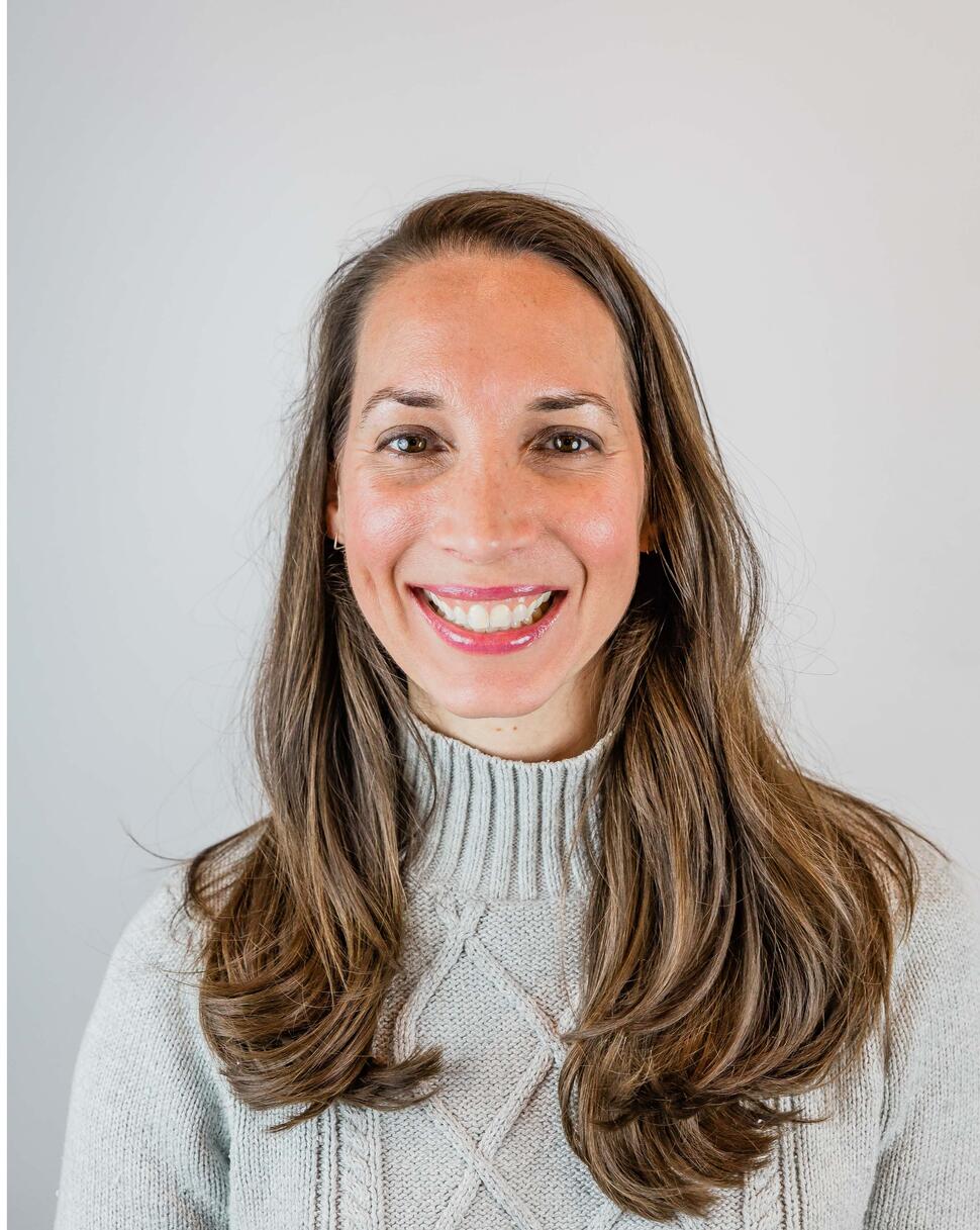 Headshot of Rachel Hanisch