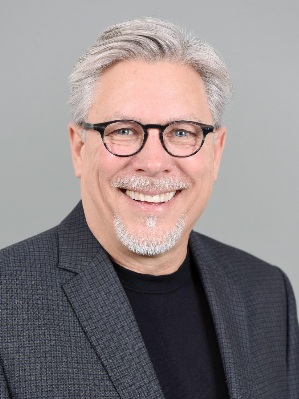 Headshot of Scott Leischow