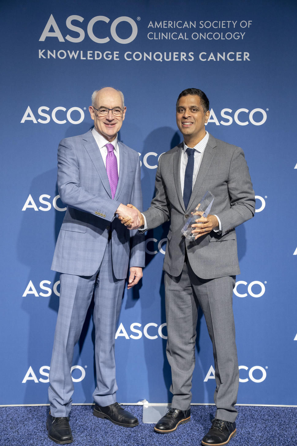 Satish Gopal receiving his ASCO Humanitarian Award 