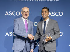 Satish Gopal receiving his ASCO Humanitarian Award 