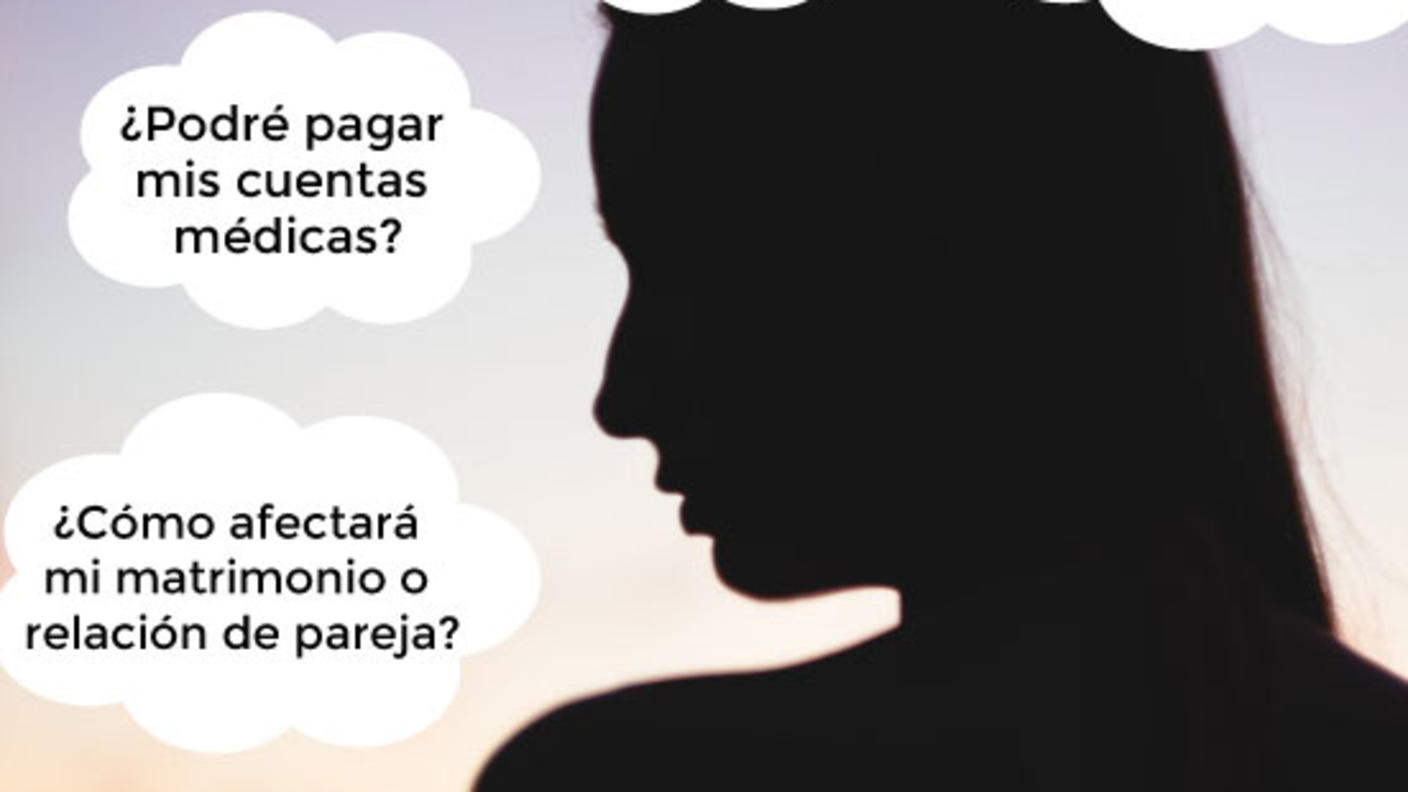 Ilustración de una silueta de mujer con globitos de historieta que expresan preocupaciones frecuentes.