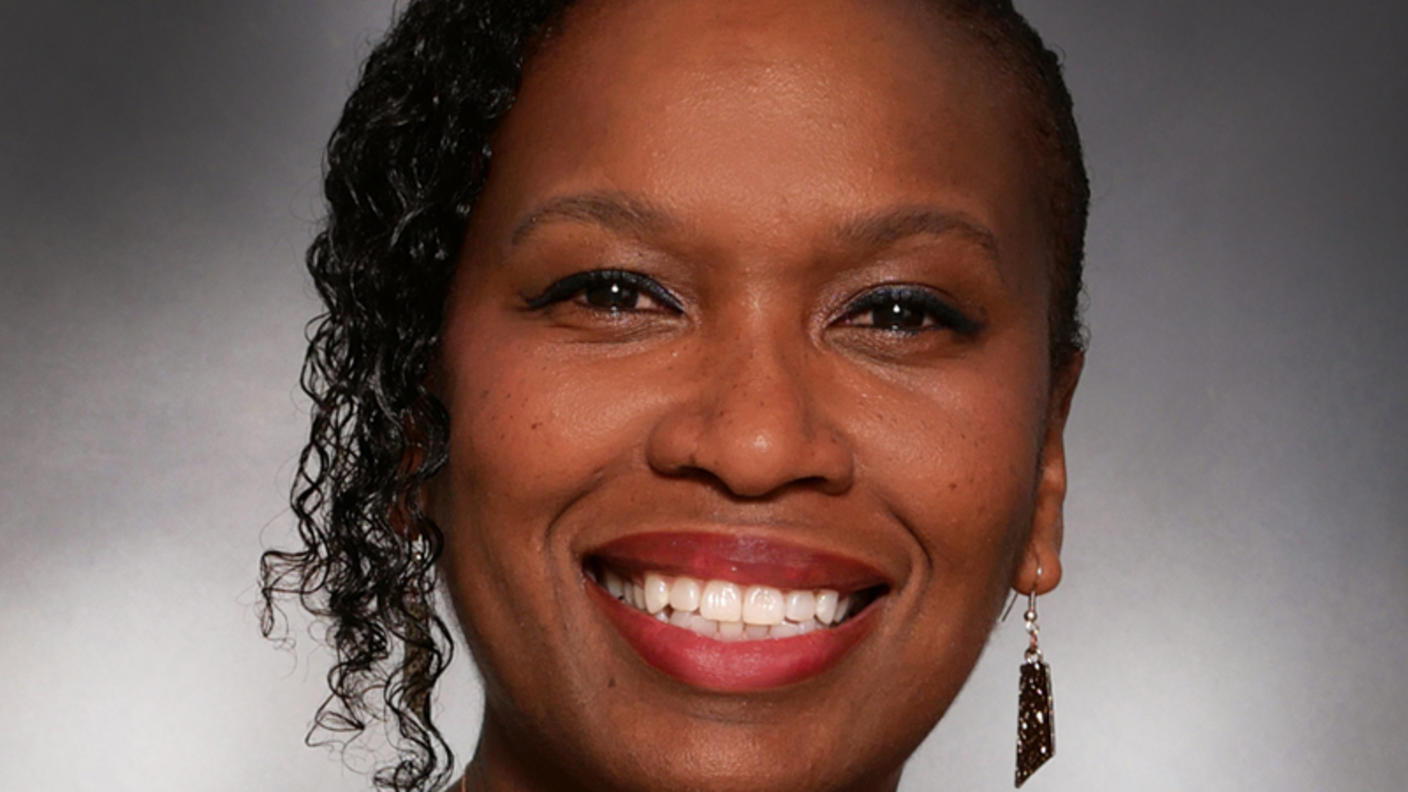 Headshot of Dr. Leeya Pinder