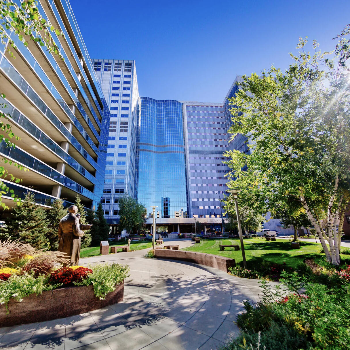 Mayo Clinic Cancer Center building