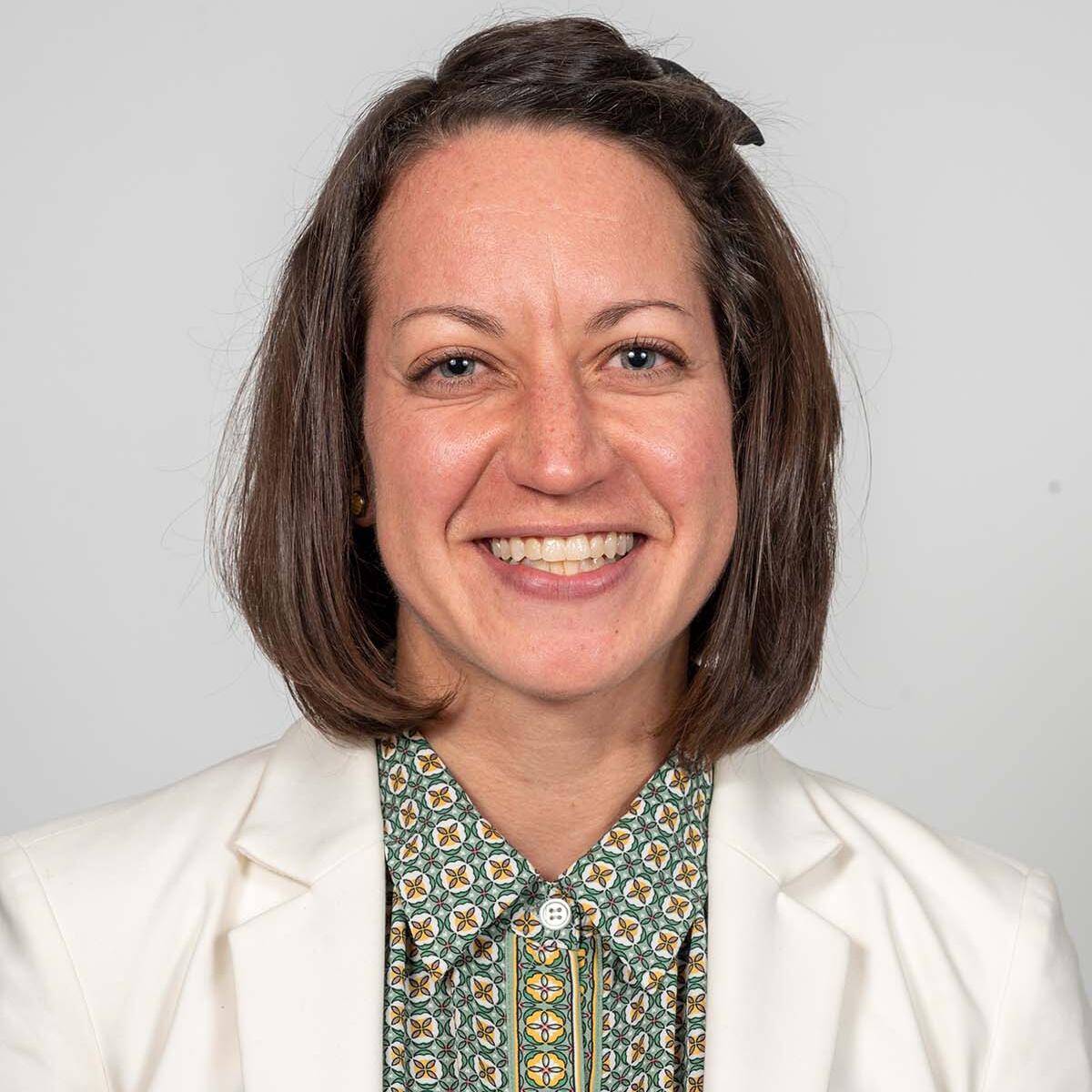 Elise Garton headshot