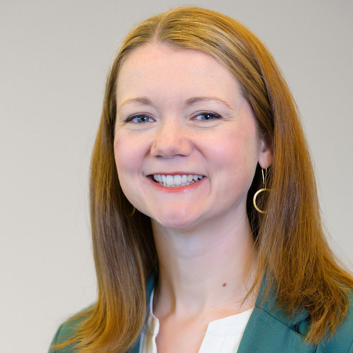Leshia Hansen headshot
